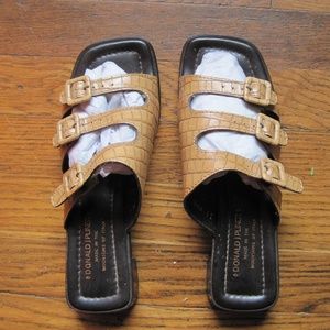Donald J Pliner  Sandal
